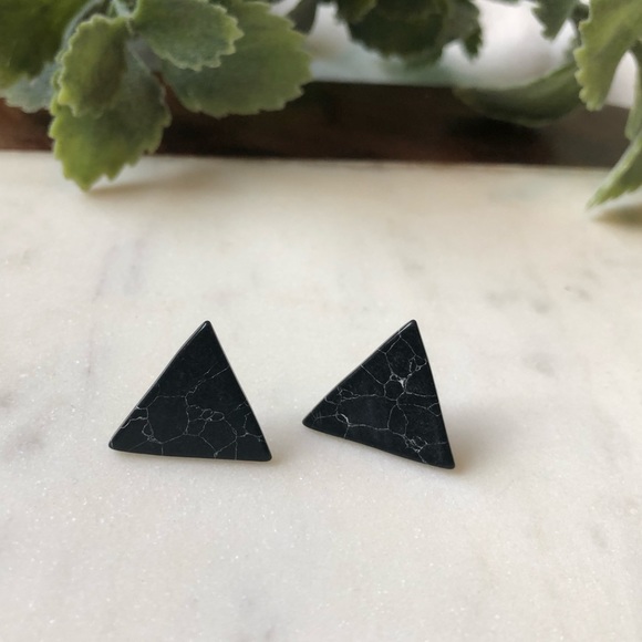Black Marble Stud Triangle Earrings - Picture 2 of 5